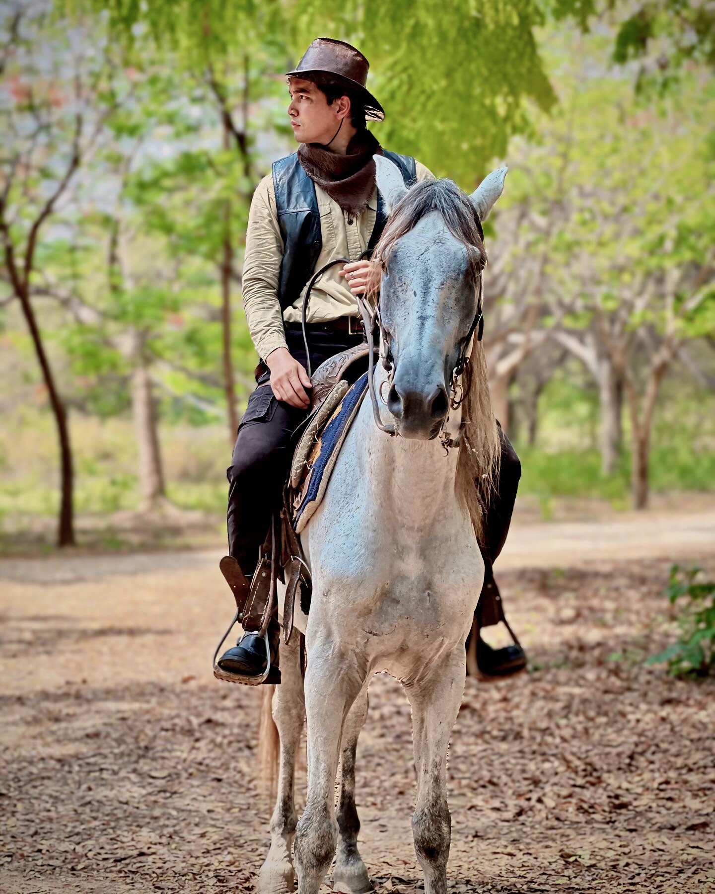 เข้ม -  หัสวีร์ ภัคพงษ์ไพศาล