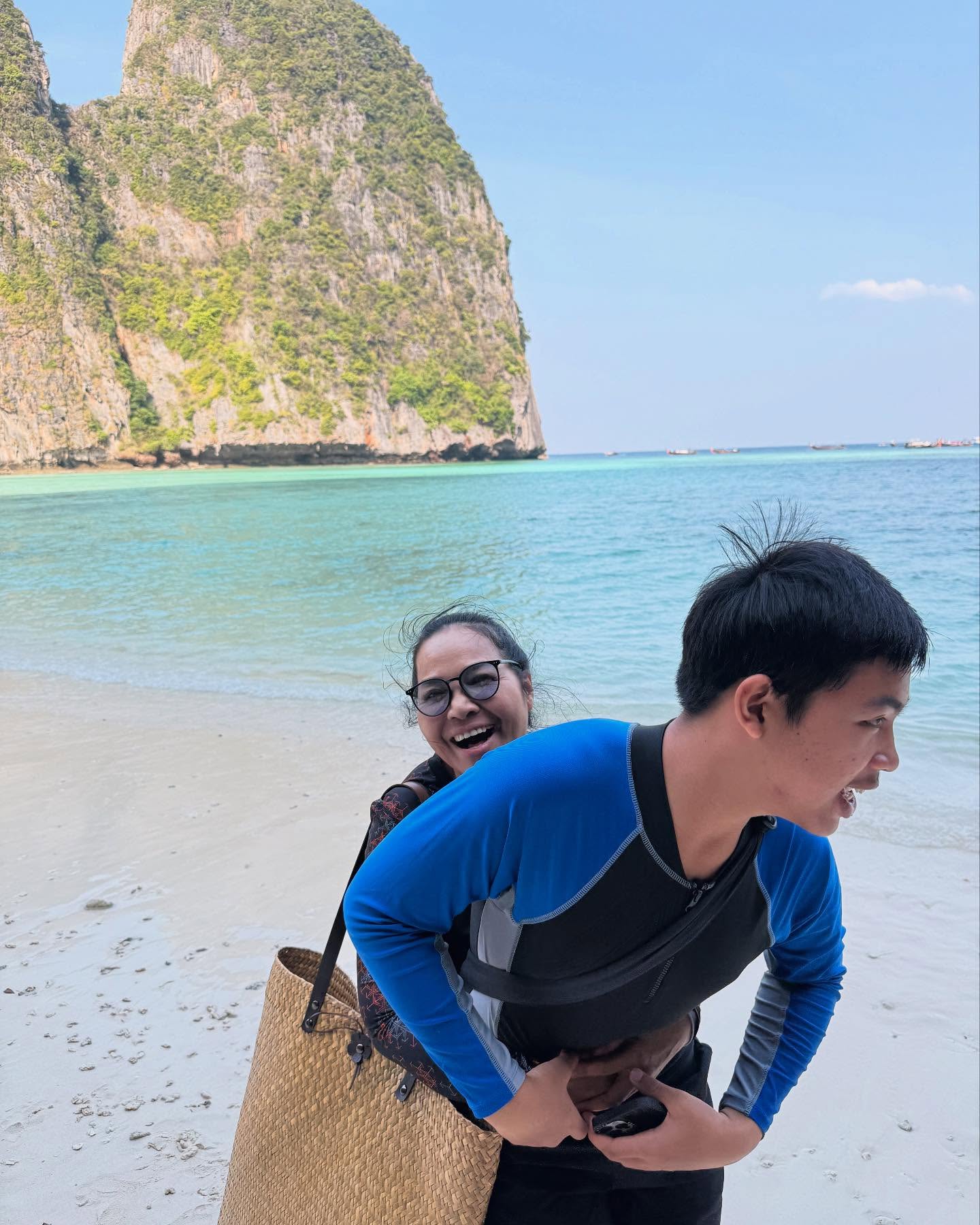 เข้ม -  หัสวีร์ ภัคพงษ์ไพศาล