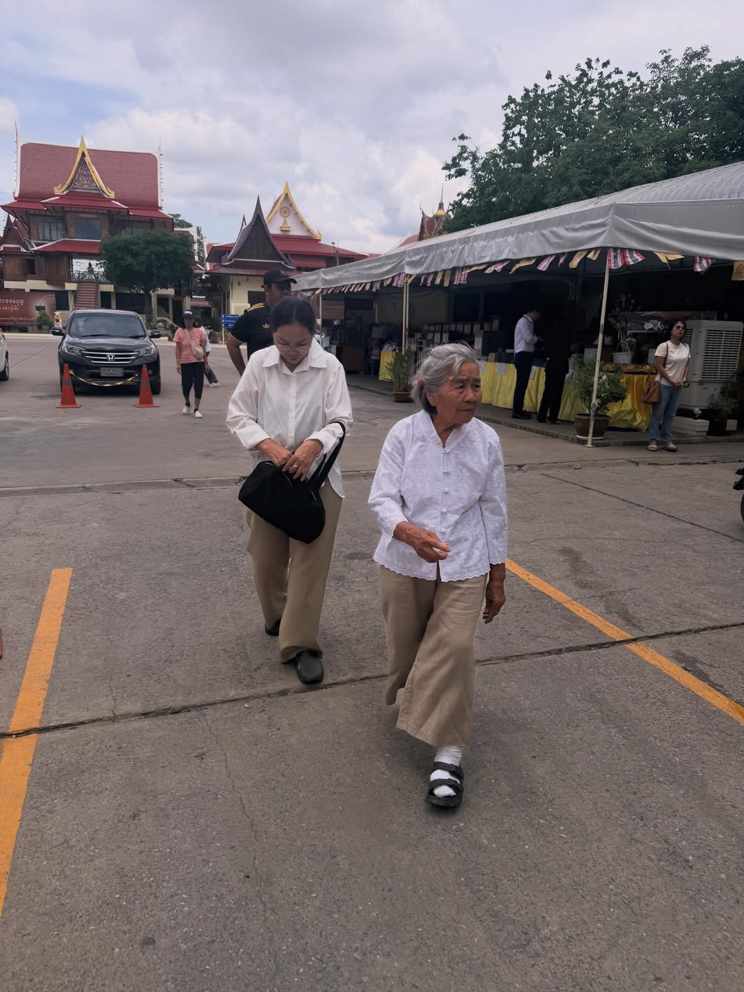 เข้ม -  หัสวีร์ ภัคพงษ์ไพศาล