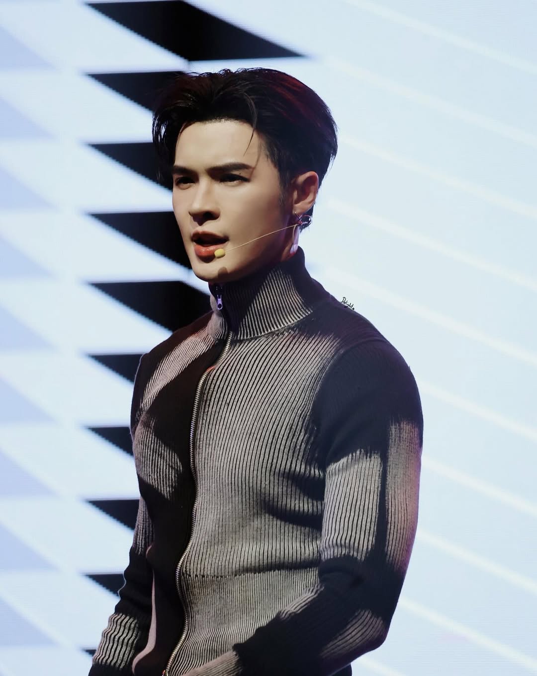 บิลลี่ - ภัทรชนน อ่อนสอาด