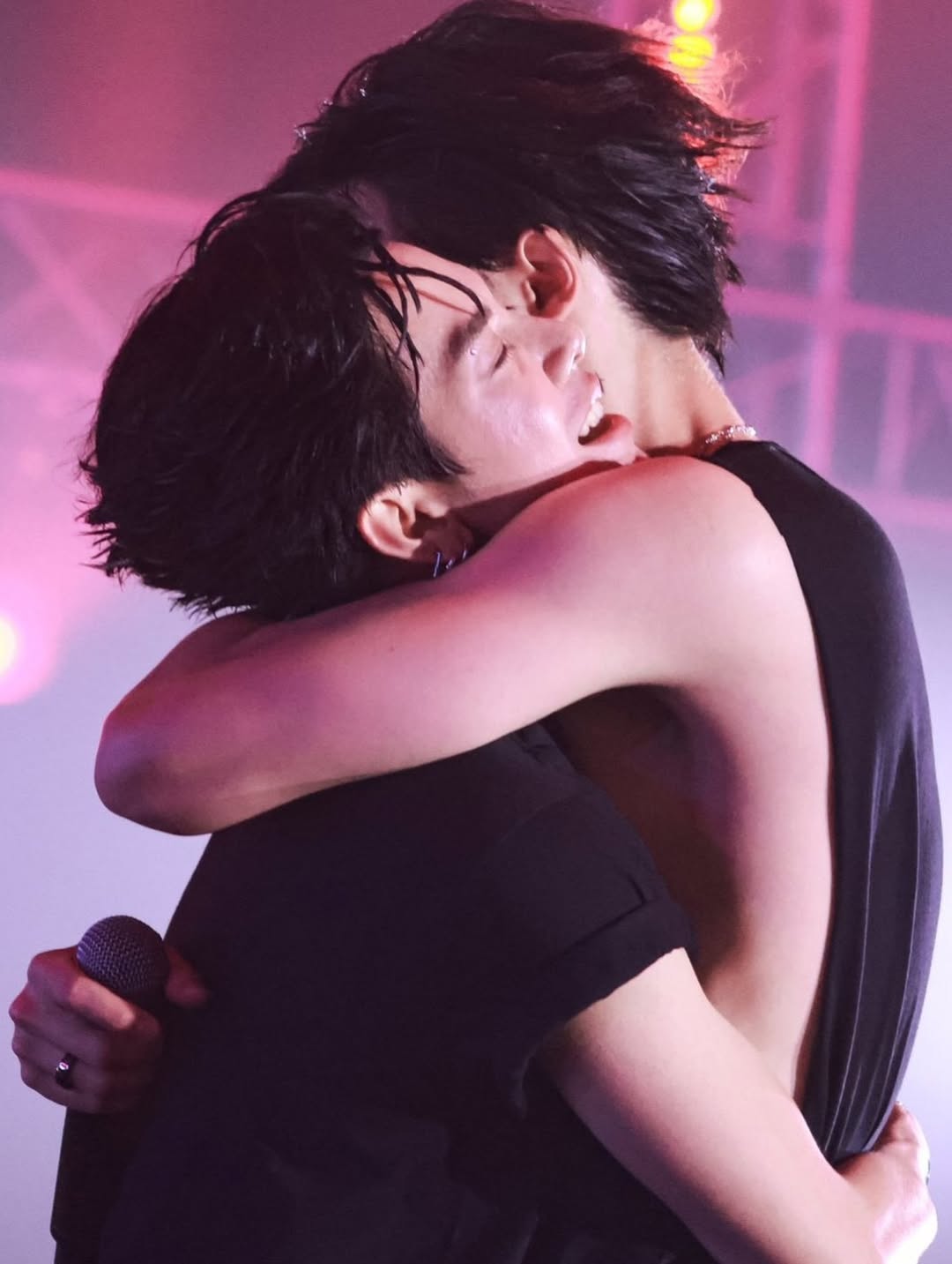 บิลลี่ - ภัทรชนน อ่อนสอาด