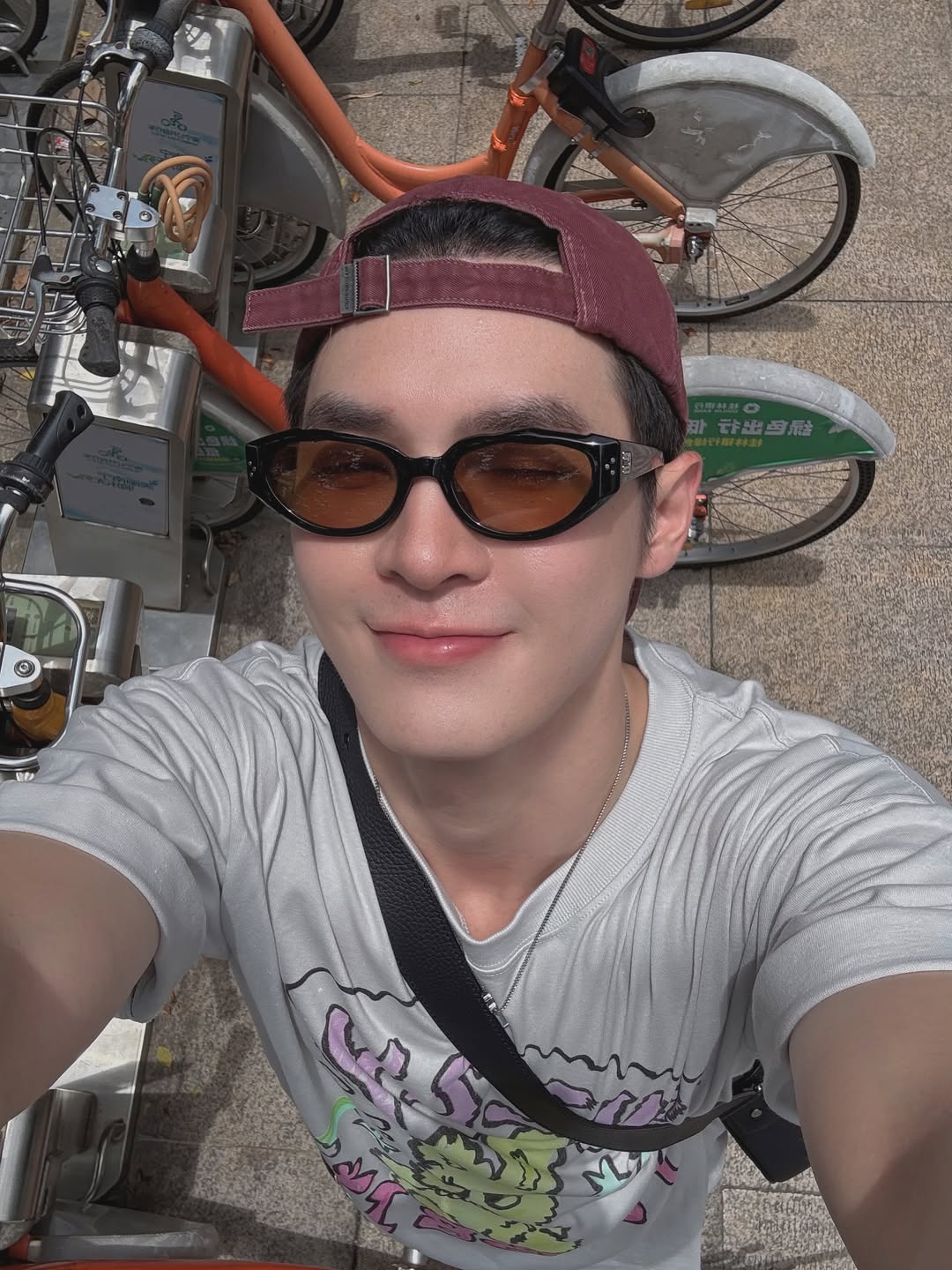 บิลลี่ - ภัทรชนน อ่อนสอาด