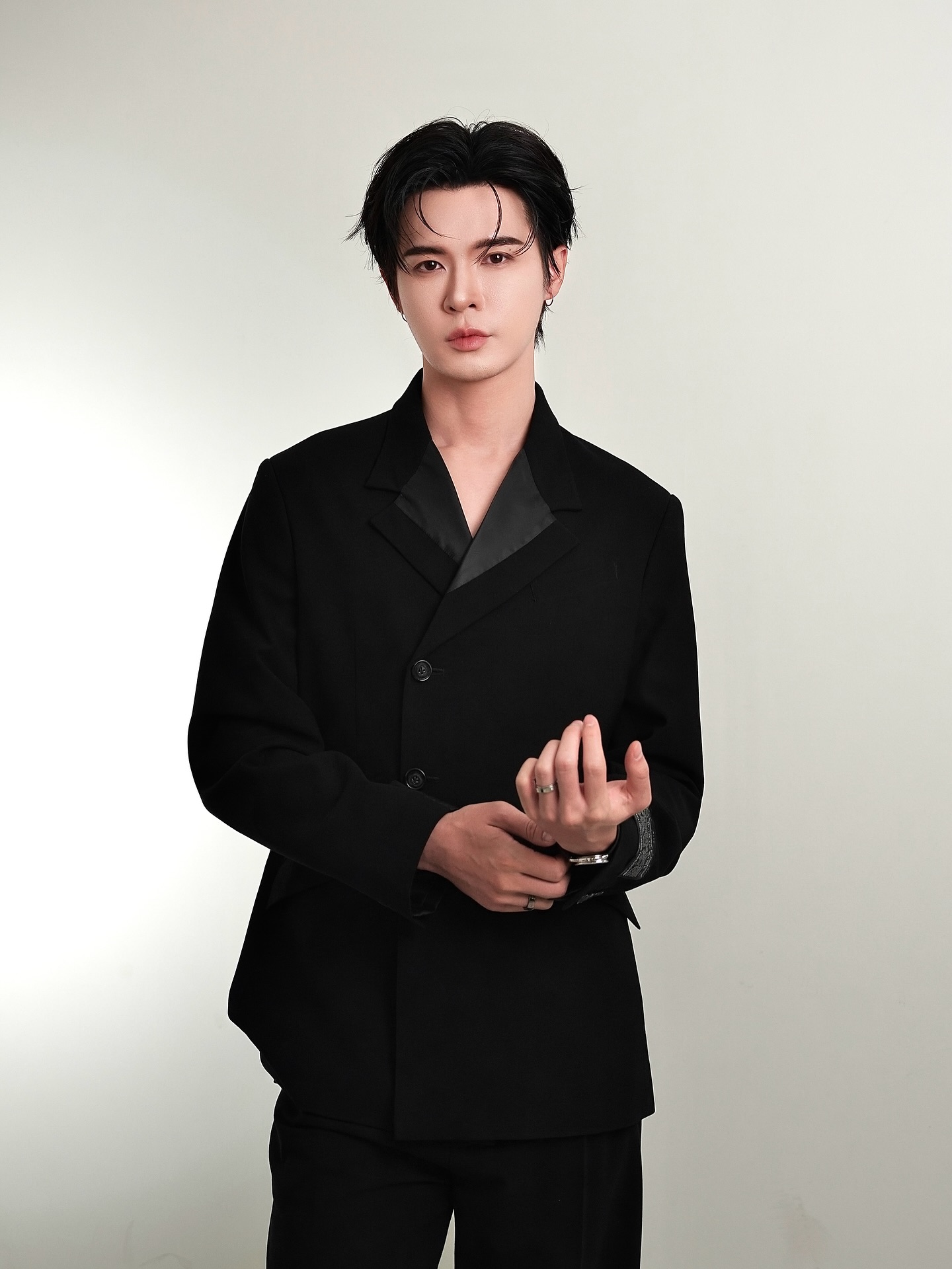 บิลลี่ - ภัทรชนน อ่อนสอาด