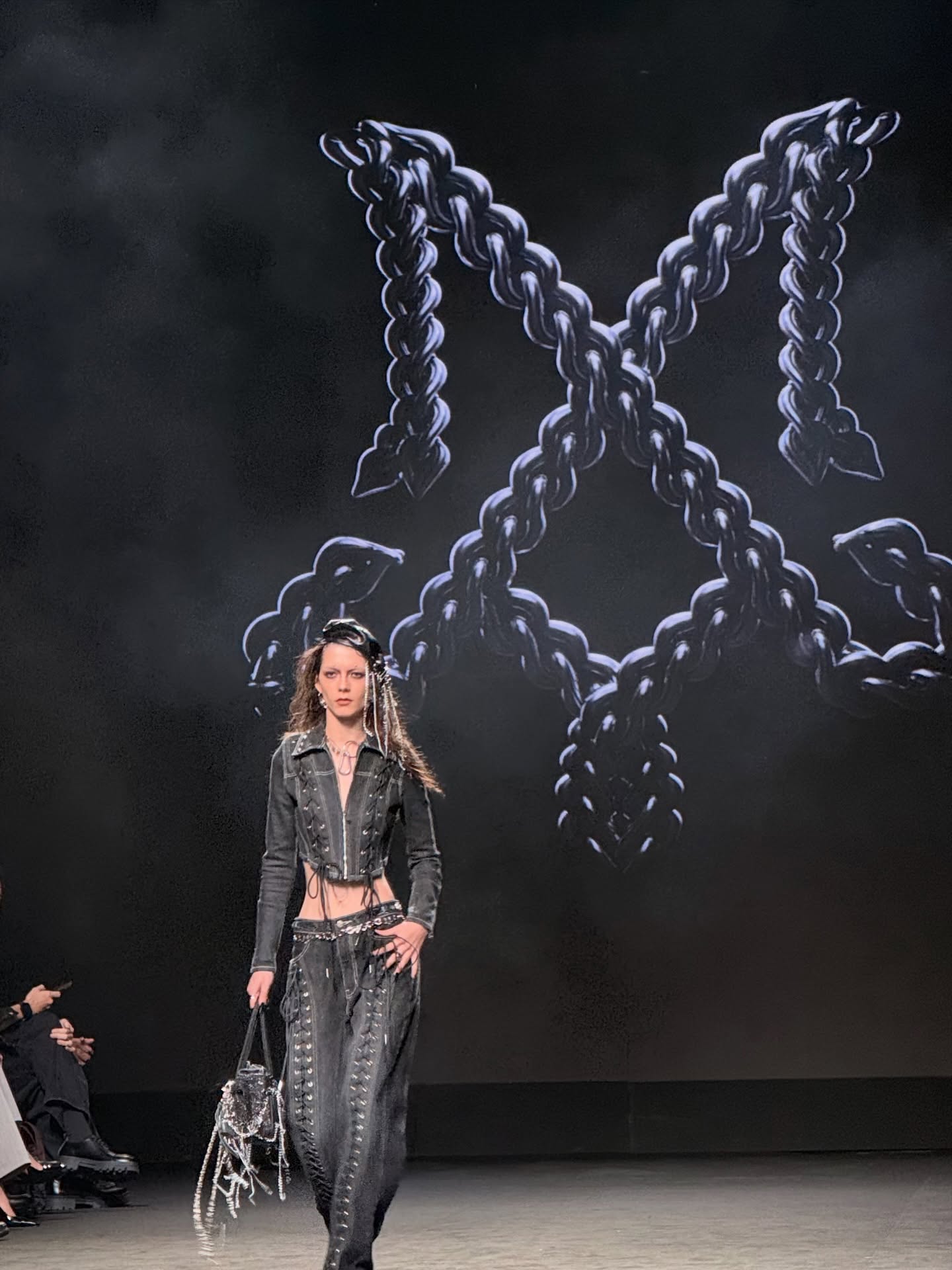 บิลลี่ - ภัทรชนน อ่อนสอาด