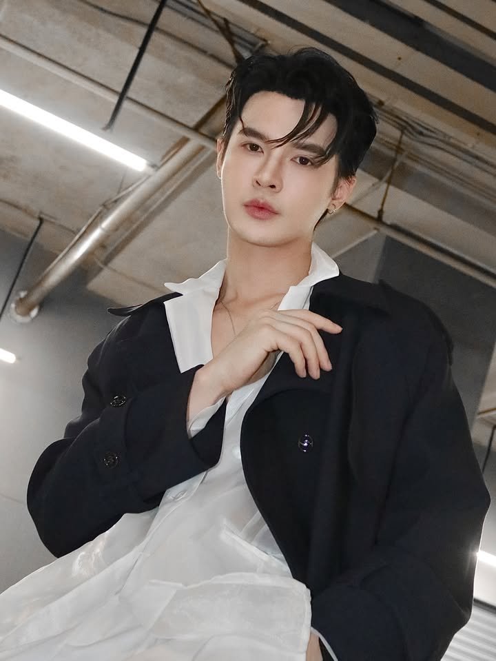 บิลลี่ - ภัทรชนน อ่อนสอาด