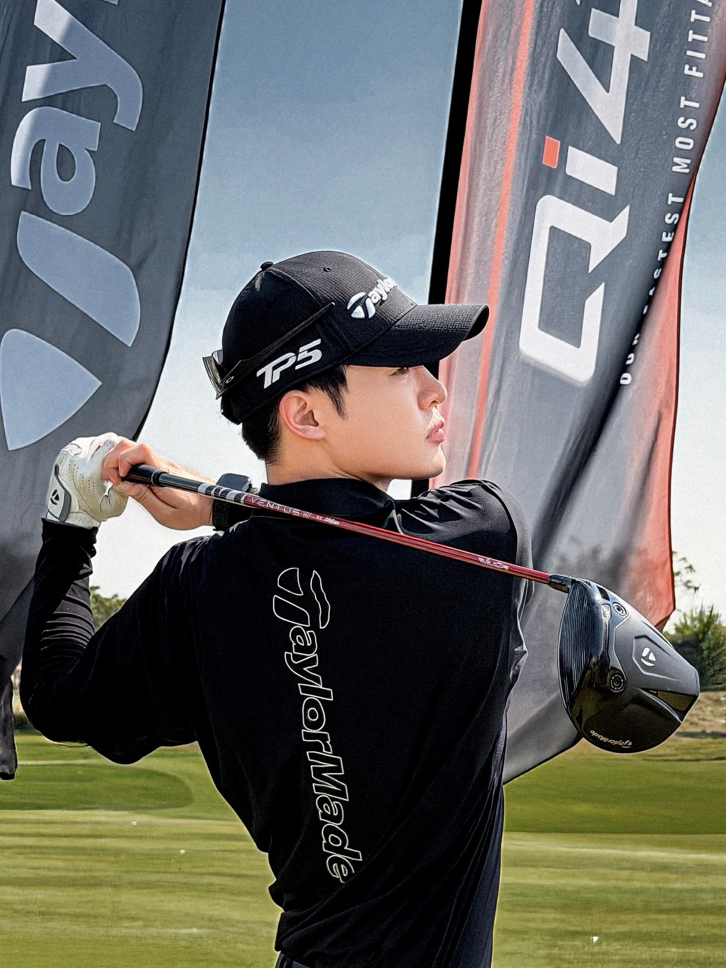 บิลลี่ - ภัทรชนน อ่อนสอาด