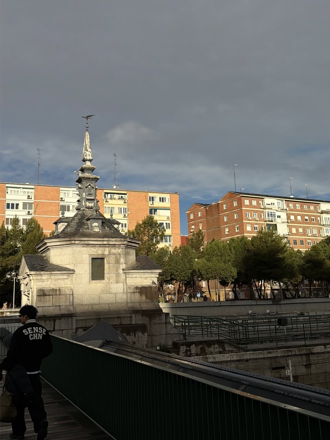 บิลลี่ - ภัทรชนน อ่อนสอาด