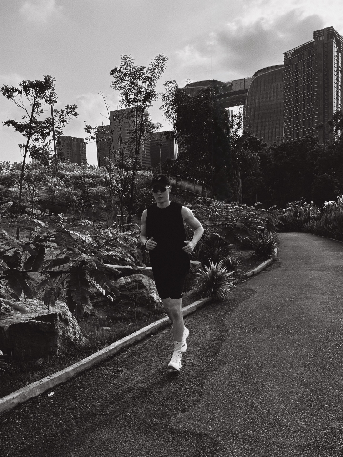 บิลลี่ - ภัทรชนน อ่อนสอาด