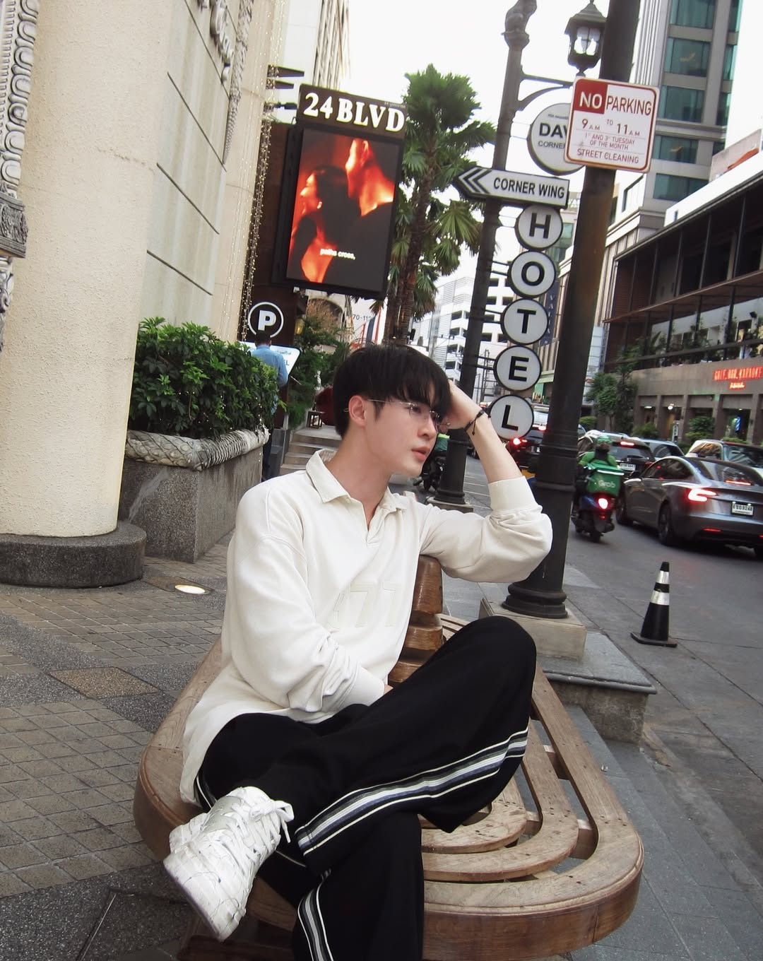 บิลลี่ - ภัทรชนน อ่อนสอาด