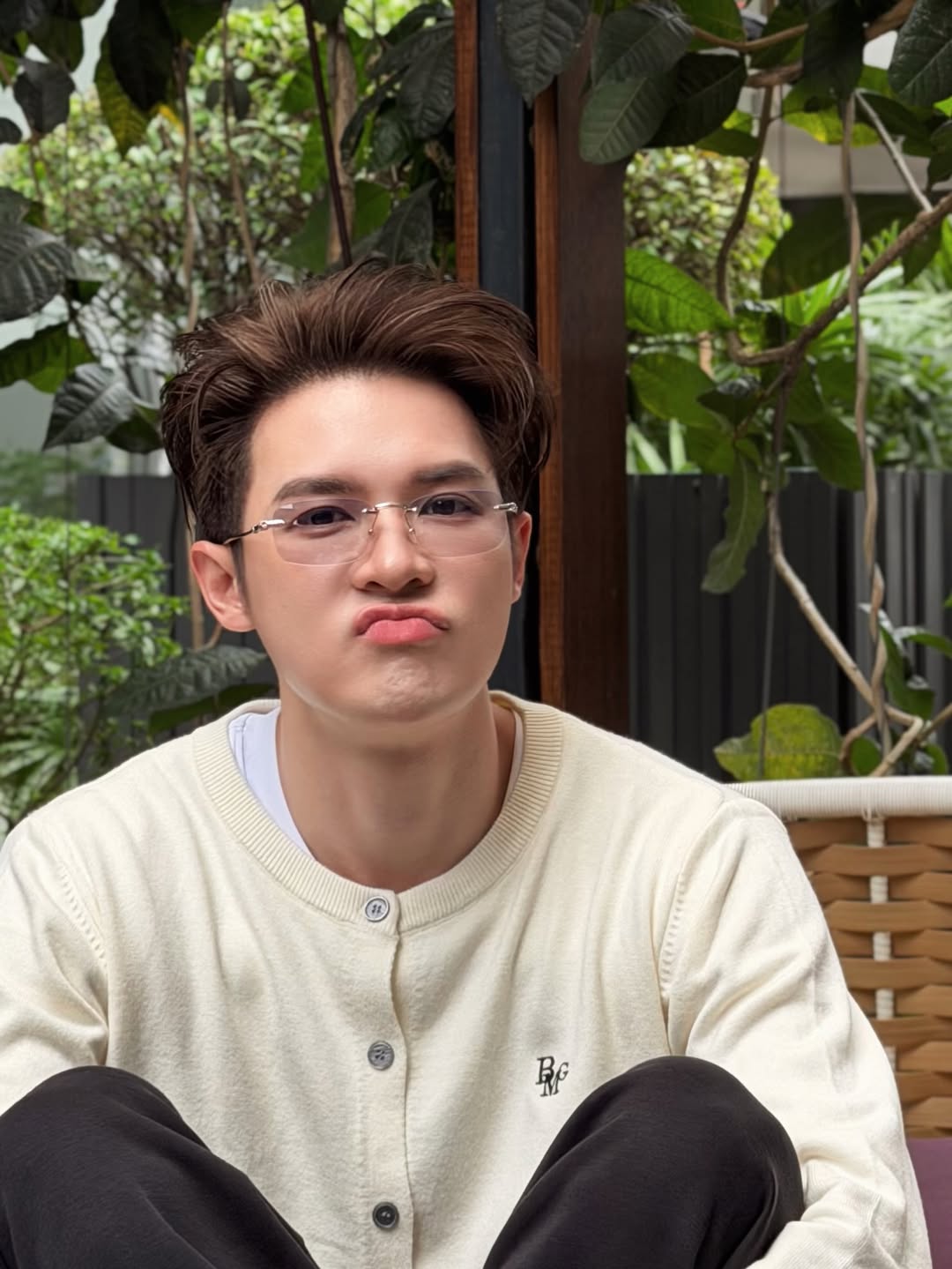 บิลลี่ - ภัทรชนน อ่อนสอาด