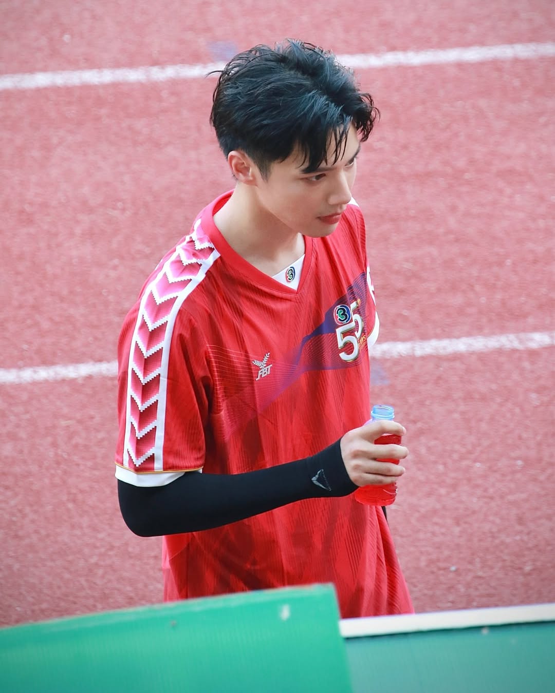 จ๊อบ - ธัชพล กู้วงศ์บัณฑิต