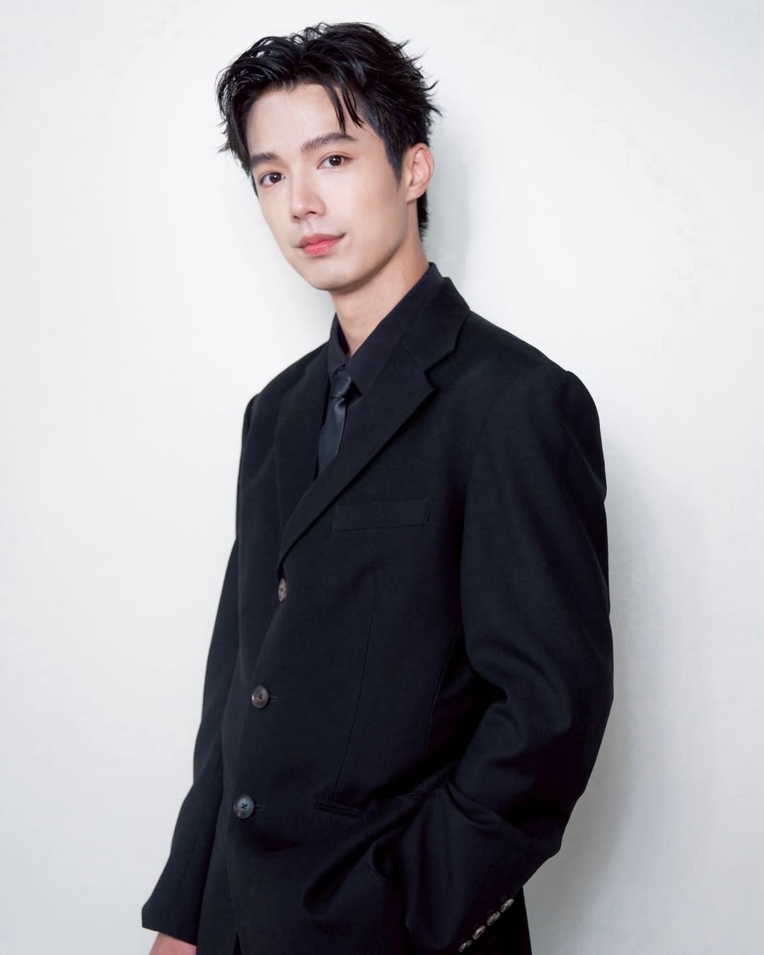 จ๊อบ - ธัชพล กู้วงศ์บัณฑิต