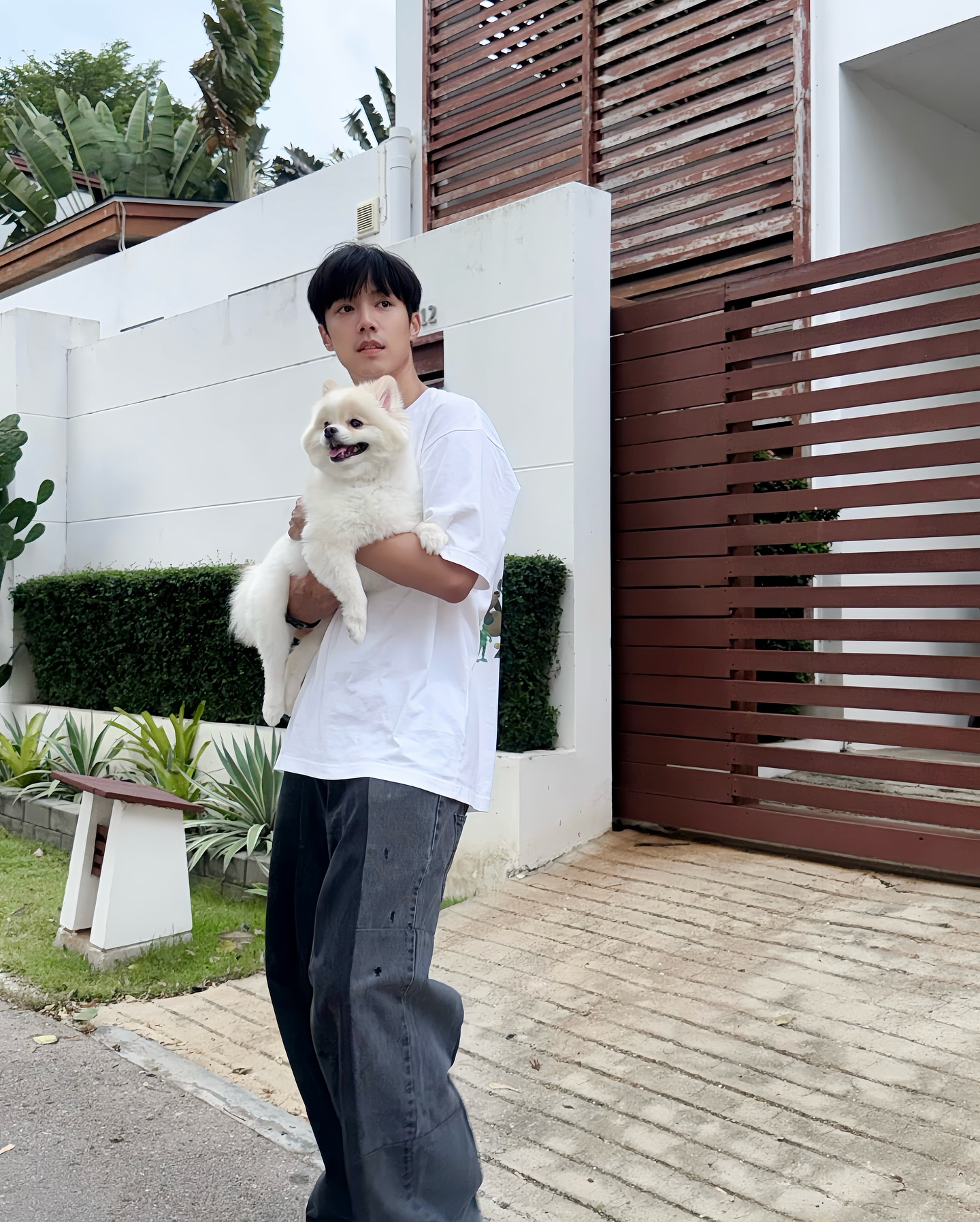 จ๊อบ - ธัชพล กู้วงศ์บัณฑิต