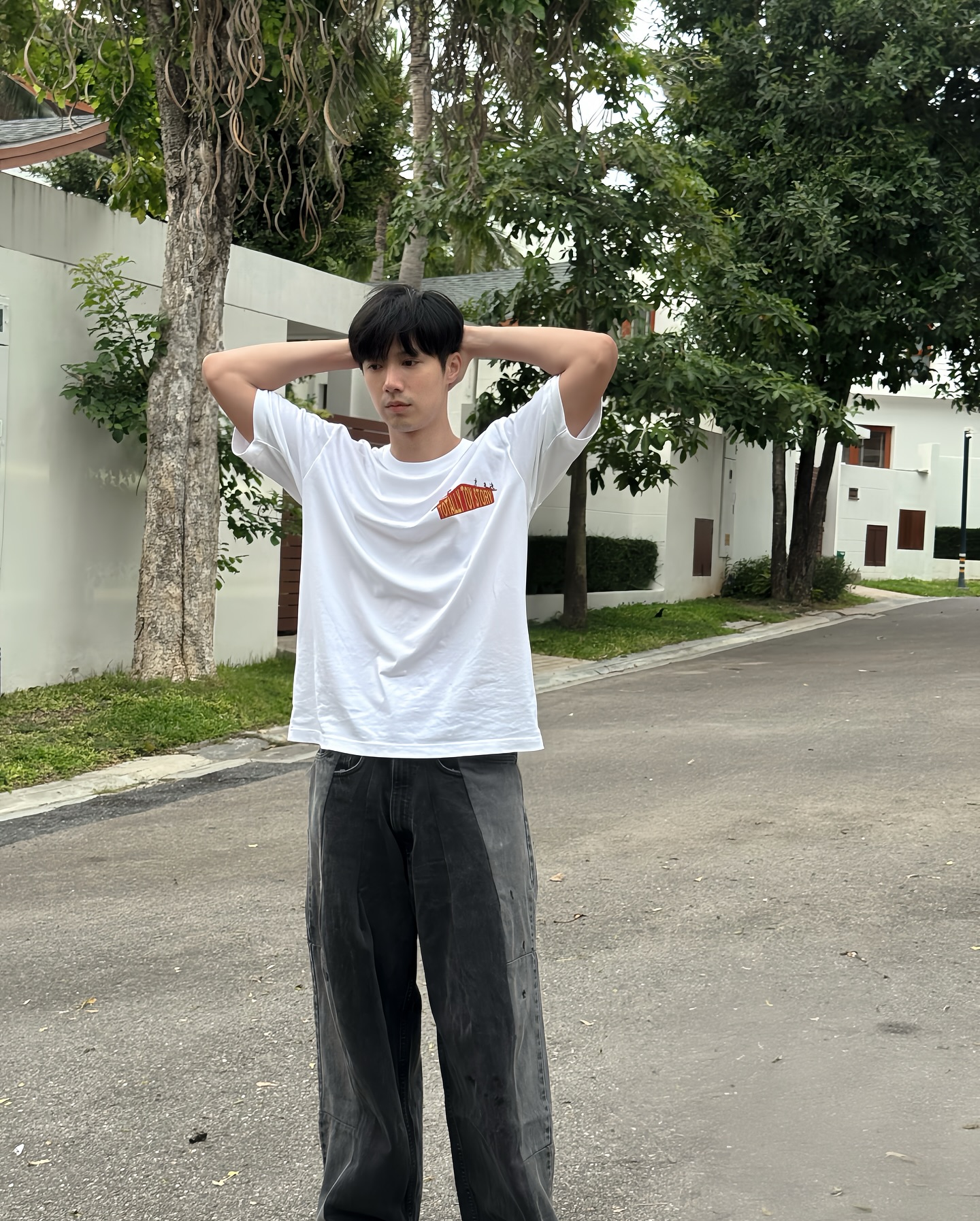 จ๊อบ - ธัชพล กู้วงศ์บัณฑิต