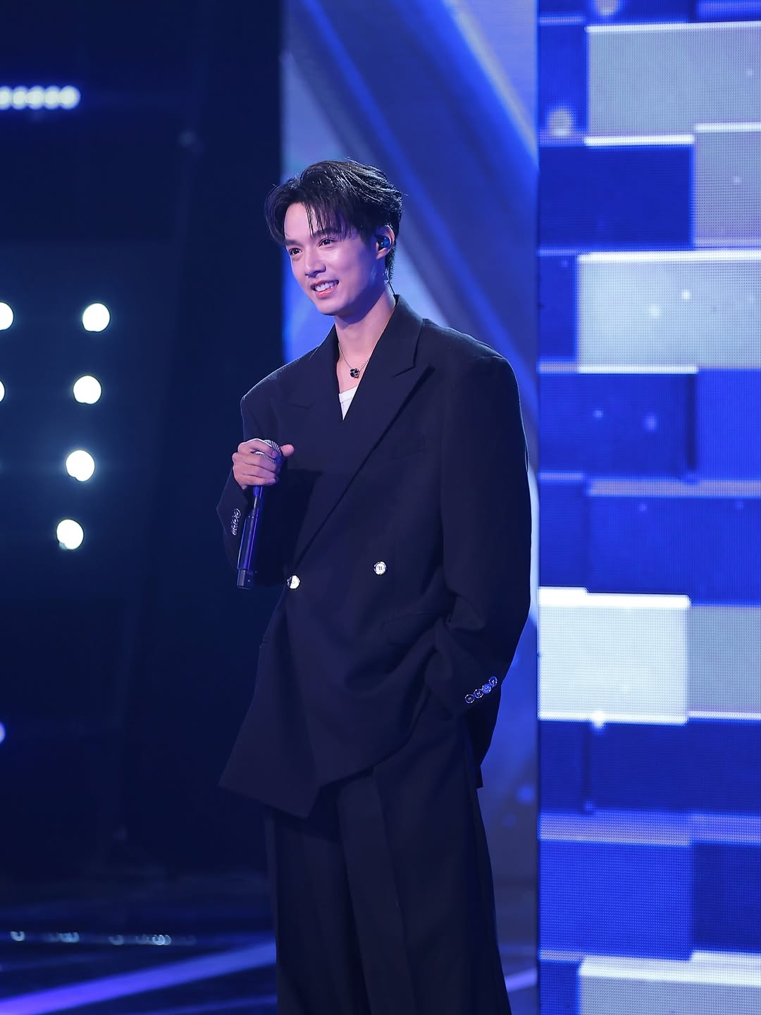 จ๊อบ - ธัชพล กู้วงศ์บัณฑิต