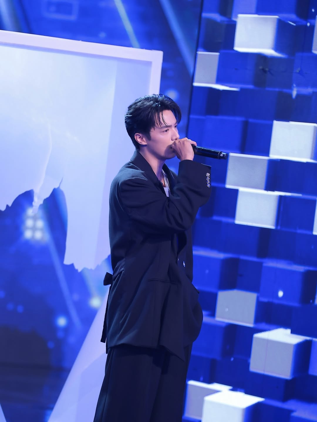 จ๊อบ - ธัชพล กู้วงศ์บัณฑิต