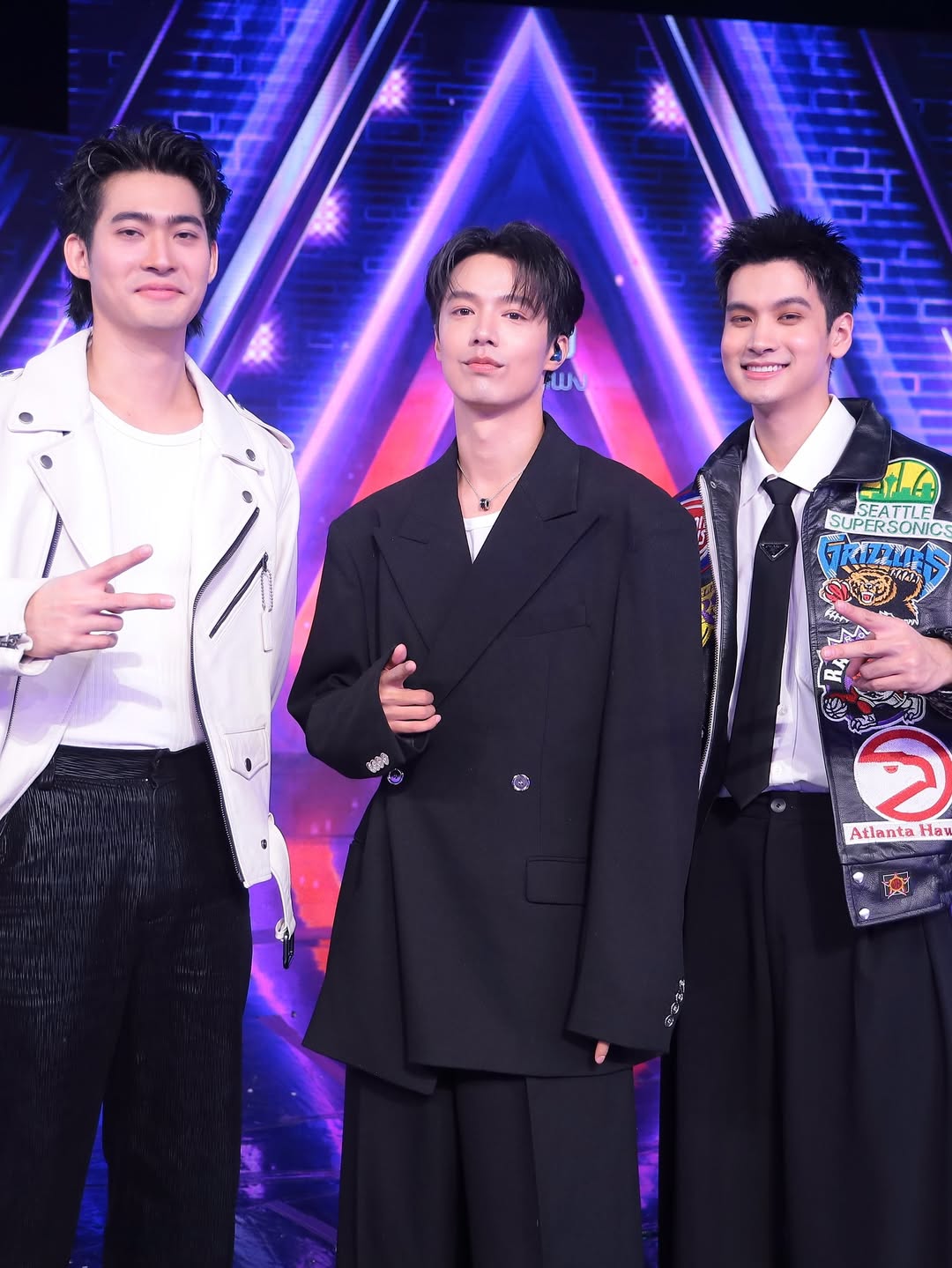 จ๊อบ - ธัชพล กู้วงศ์บัณฑิต