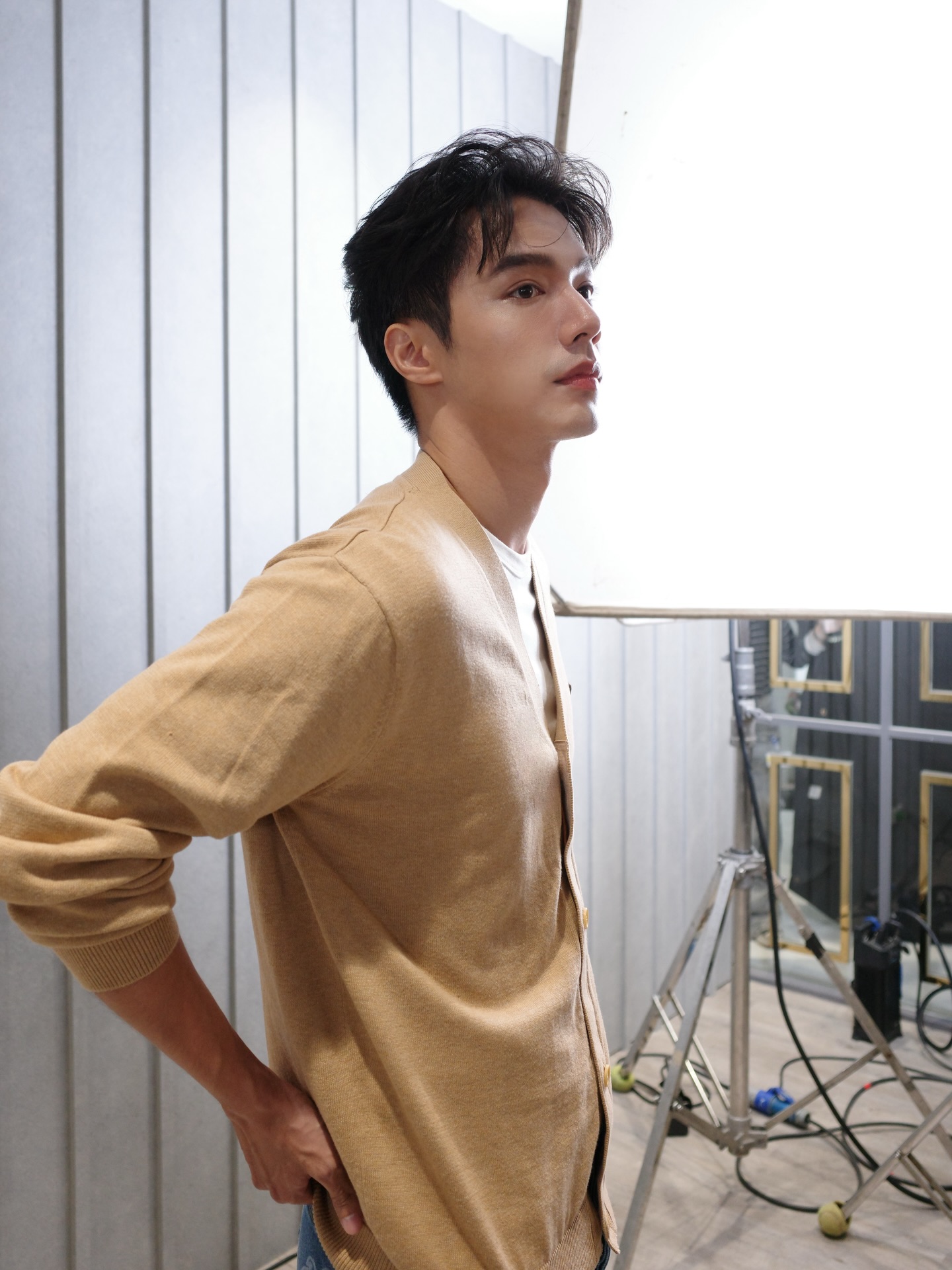 จ๊อบ - ธัชพล กู้วงศ์บัณฑิต