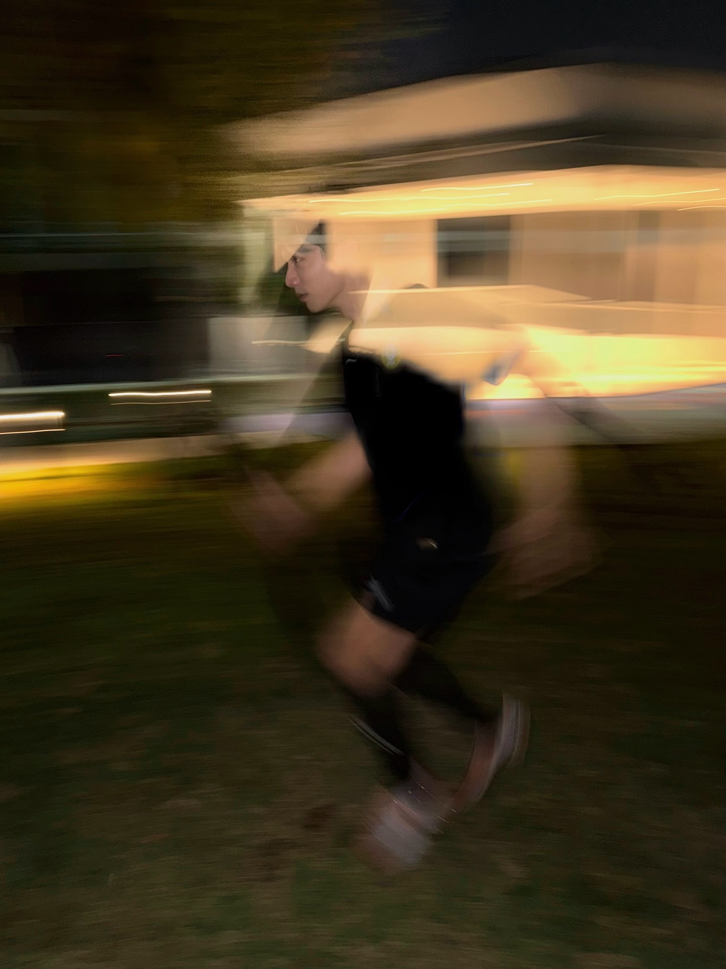 จ๊อบ - ธัชพล กู้วงศ์บัณฑิต