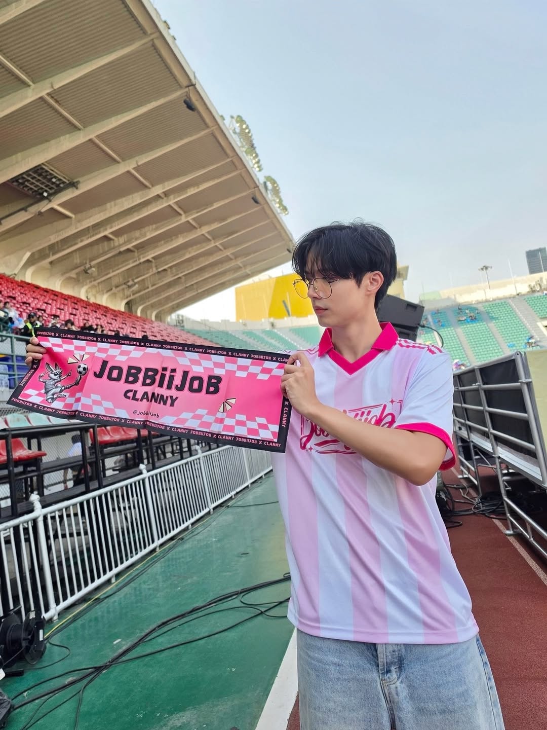 จ๊อบ - ธัชพล กู้วงศ์บัณฑิต