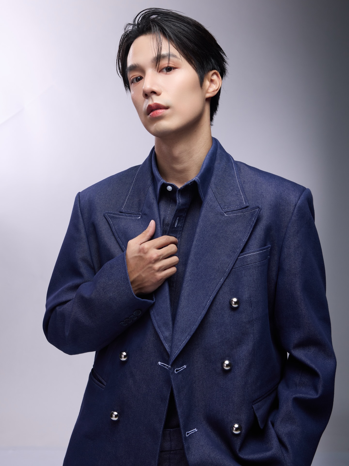 จ๊อบ - ธัชพล กู้วงศ์บัณฑิต