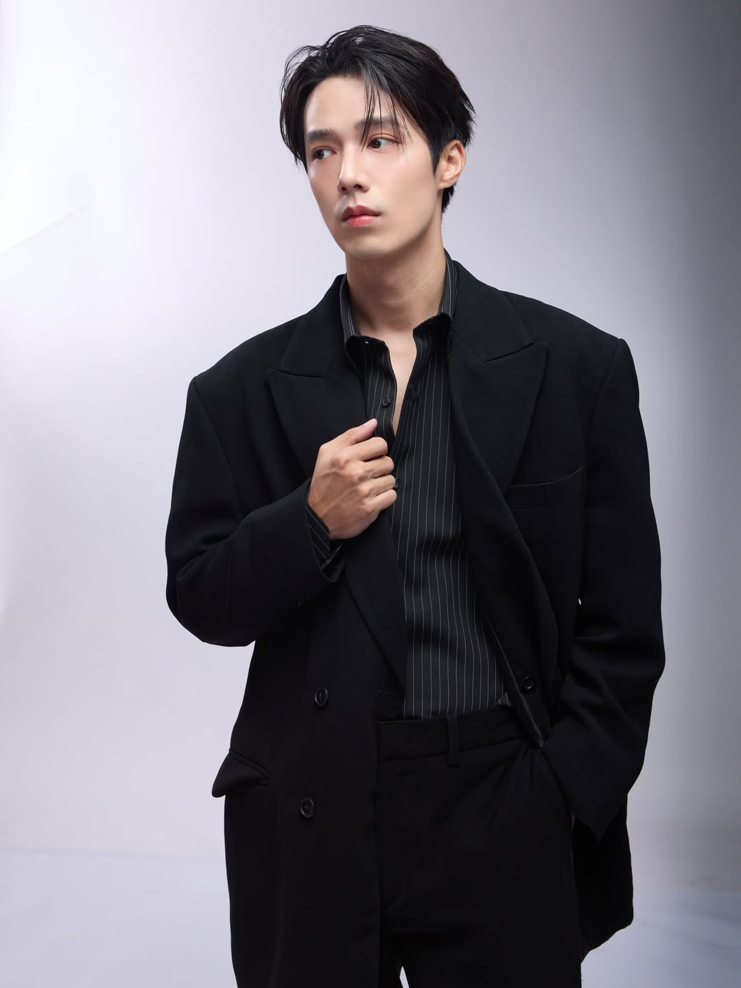 จ๊อบ - ธัชพล กู้วงศ์บัณฑิต