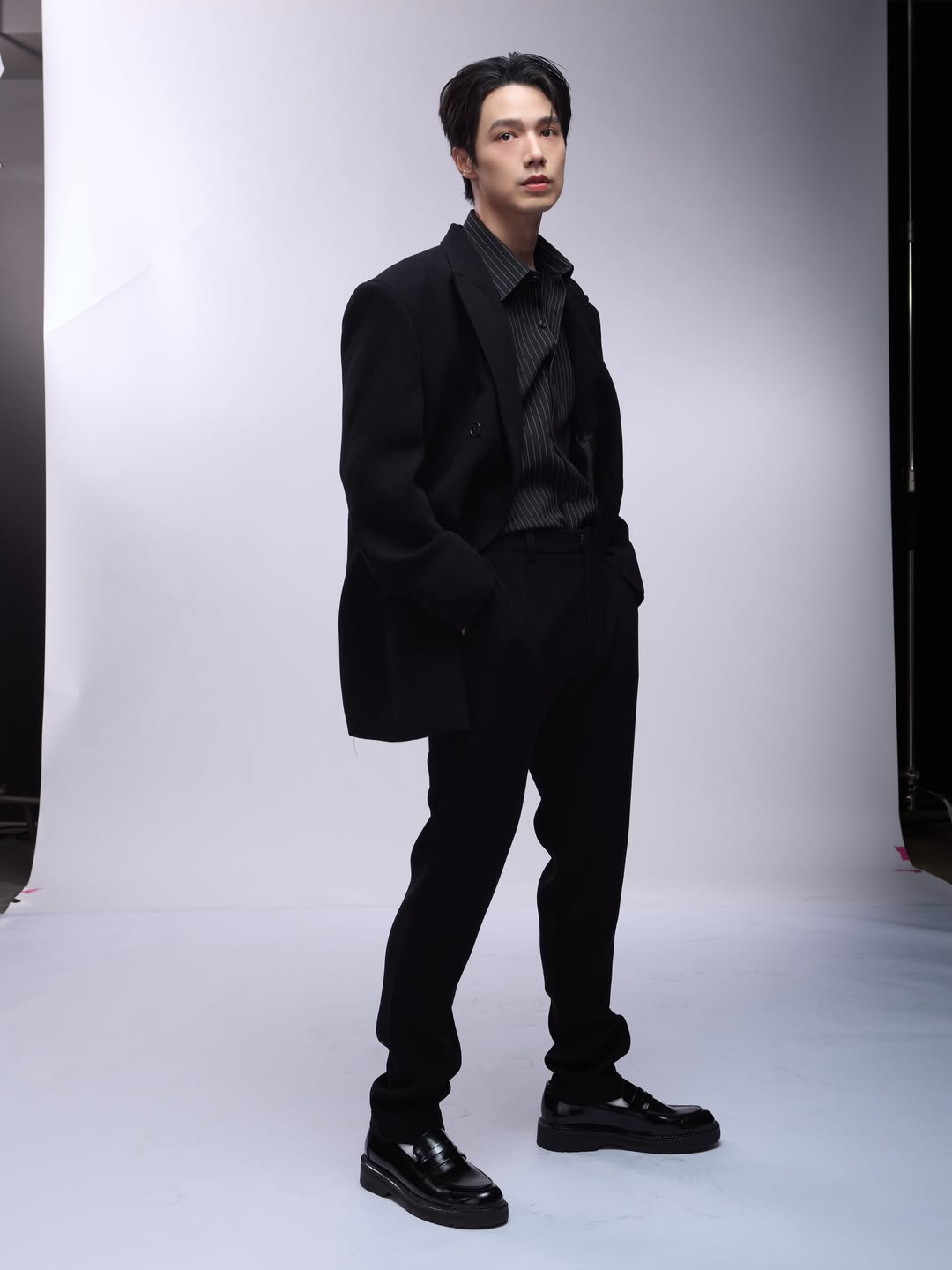 จ๊อบ - ธัชพล กู้วงศ์บัณฑิต
