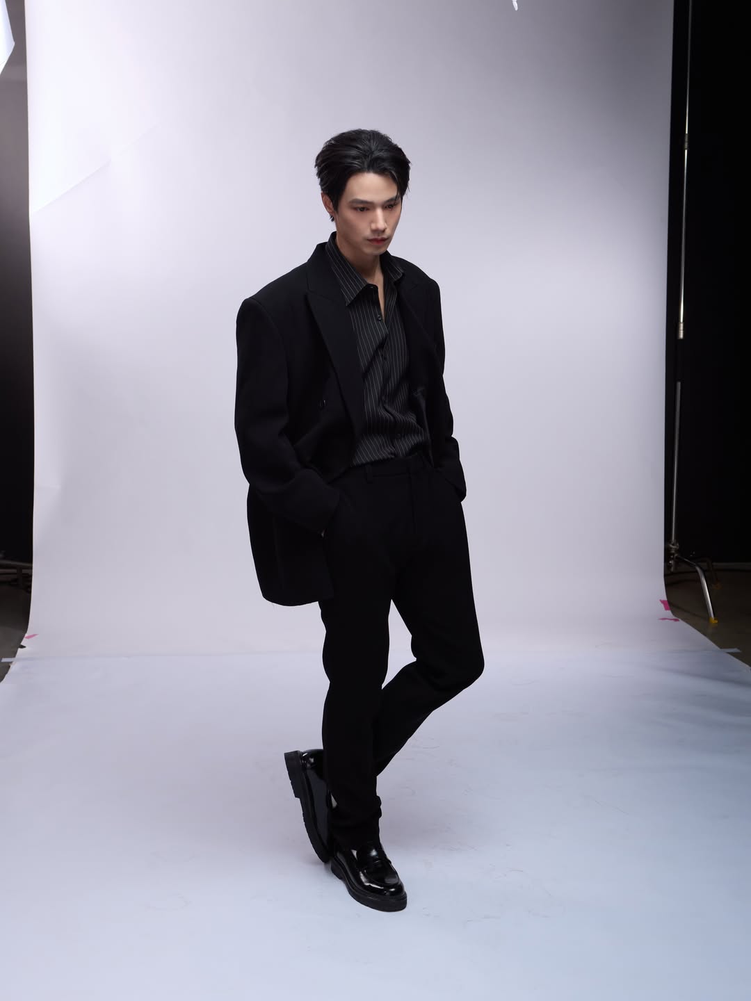 จ๊อบ - ธัชพล กู้วงศ์บัณฑิต