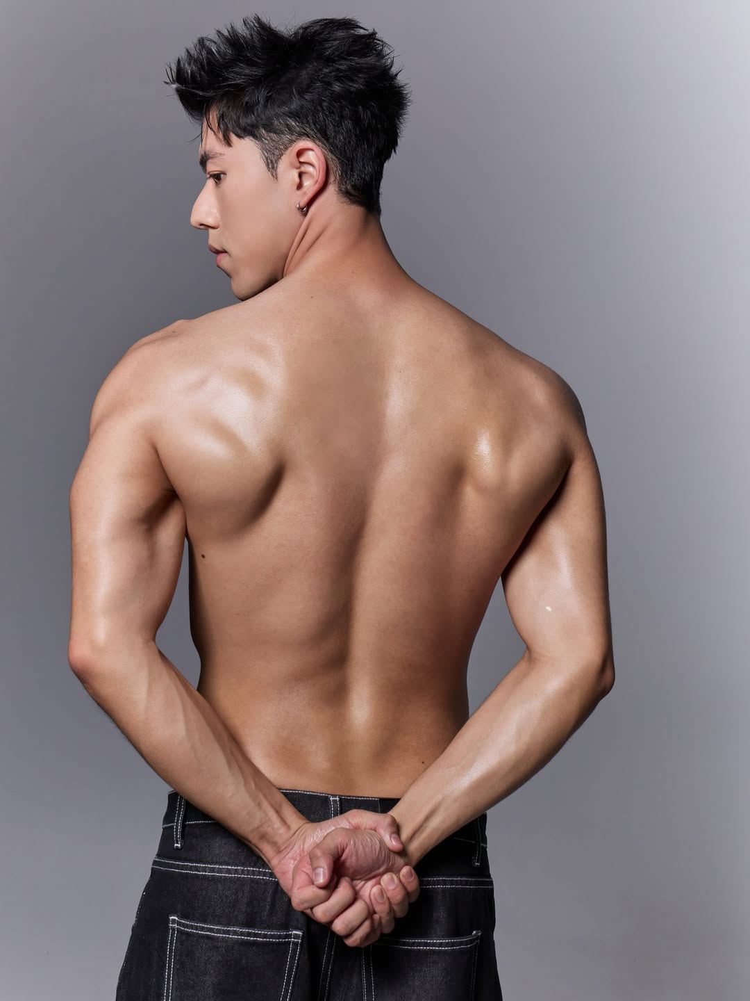 นาย - ณภัทร เสียงสมบุญ