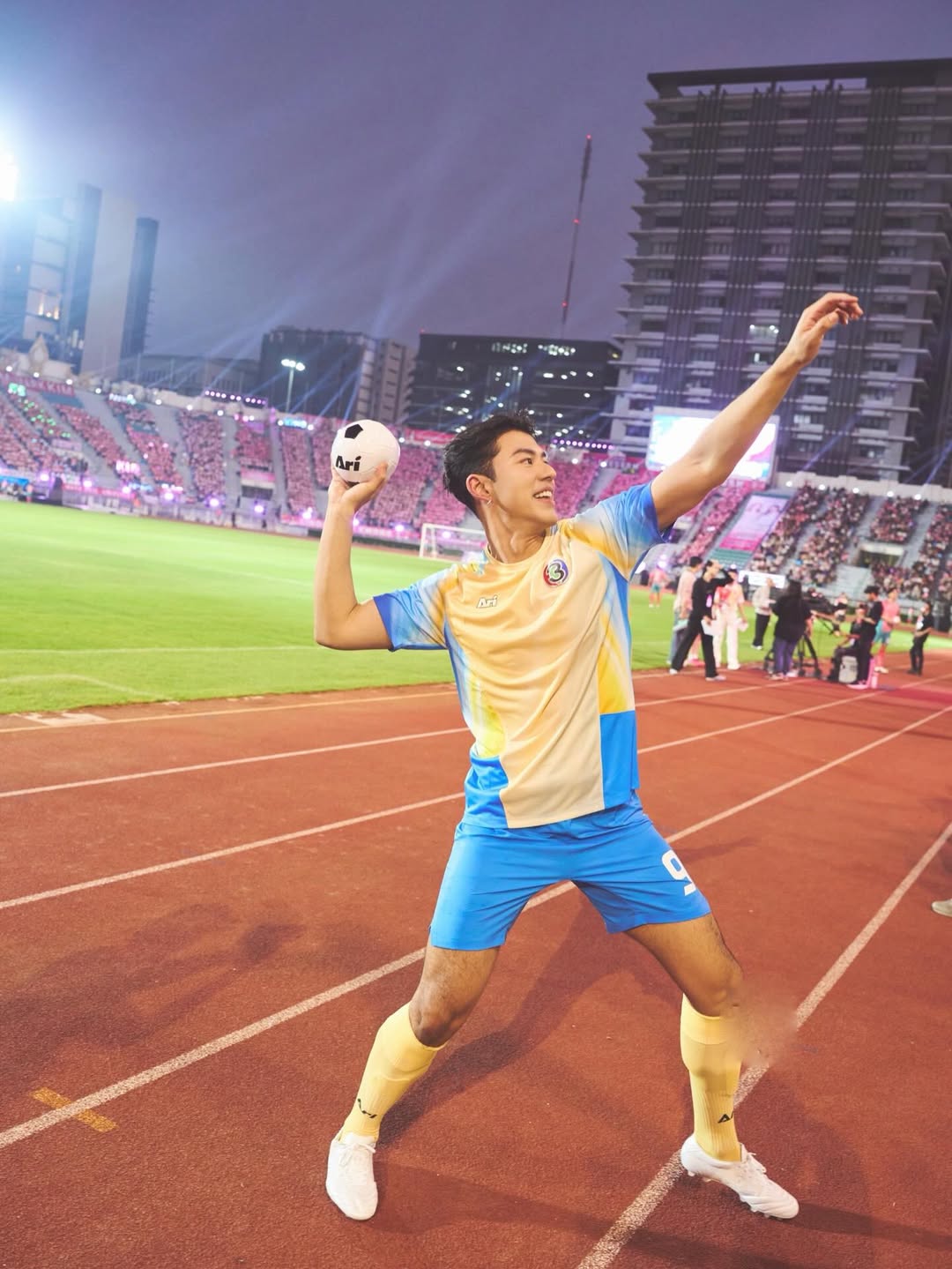 นาย - ณภัทร เสียงสมบุญ