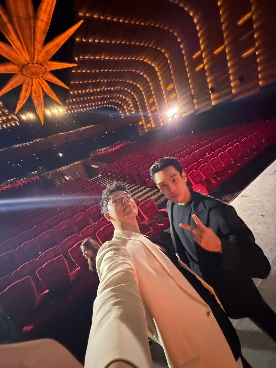 นาย - ณภัทร เสียงสมบุญ