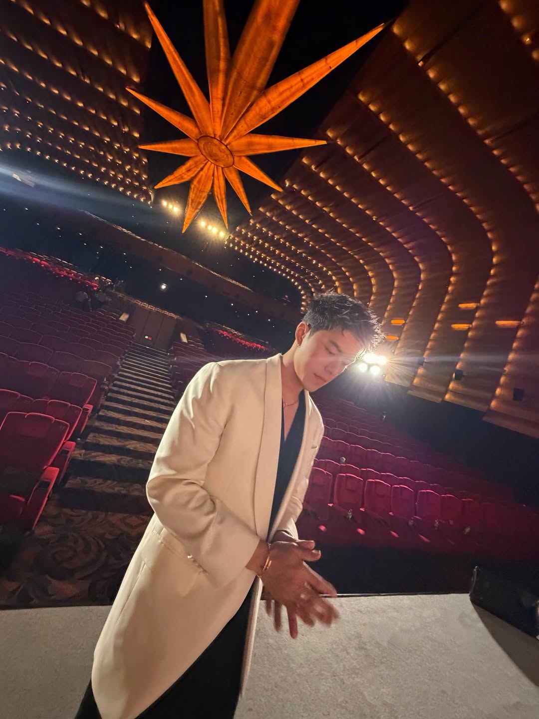 นาย - ณภัทร เสียงสมบุญ