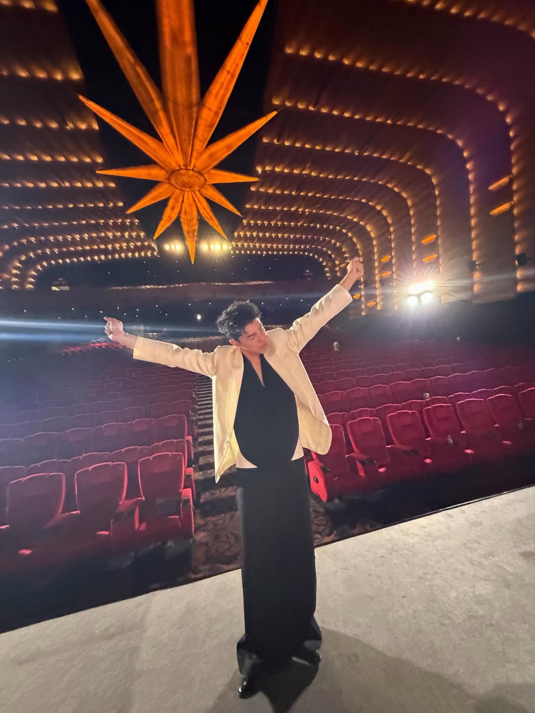 นาย - ณภัทร เสียงสมบุญ