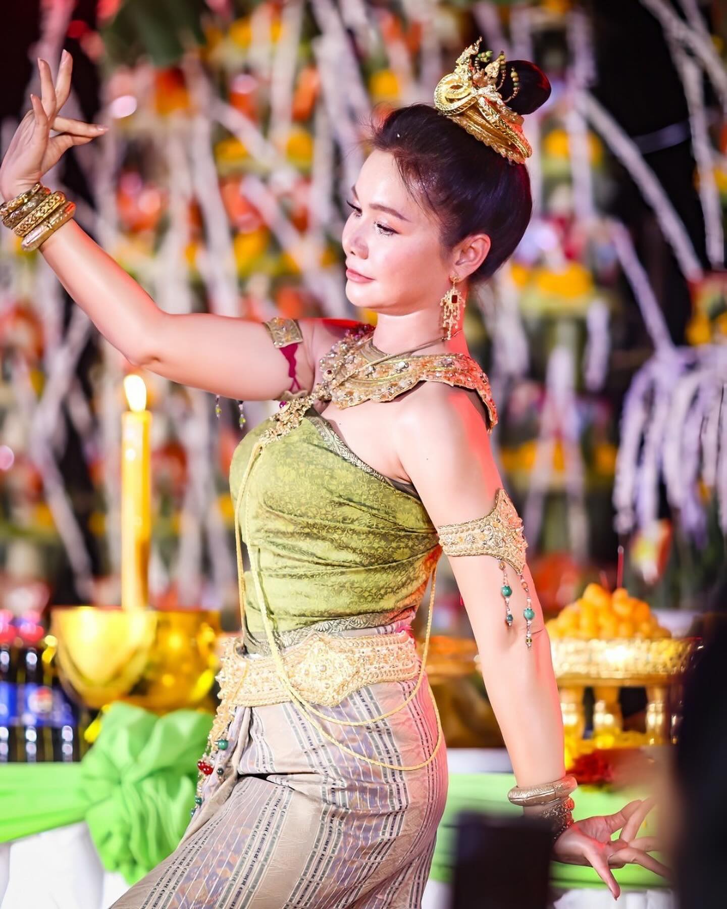 ต่าย - อรทัย ดาบคำ