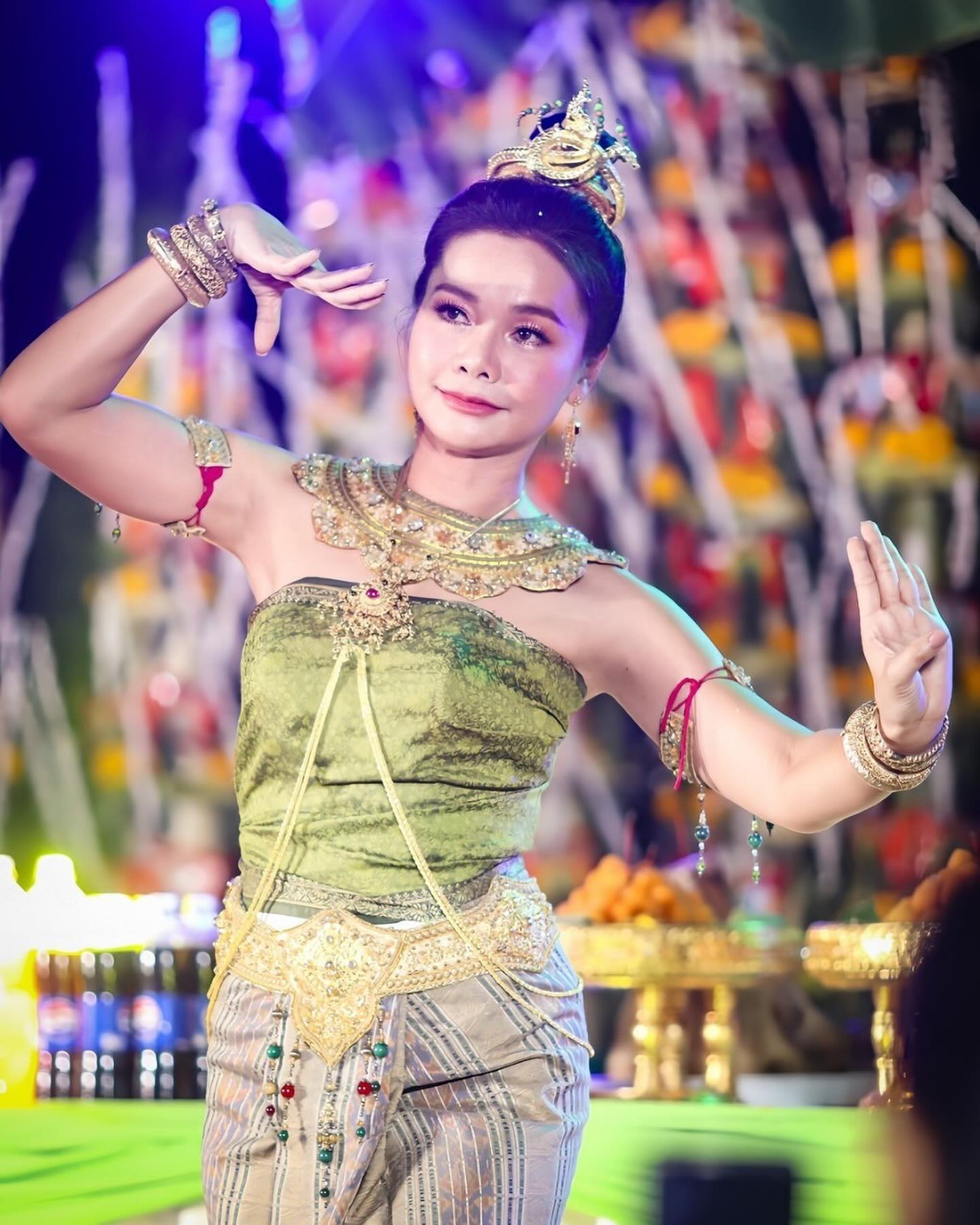 ต่าย - อรทัย ดาบคำ