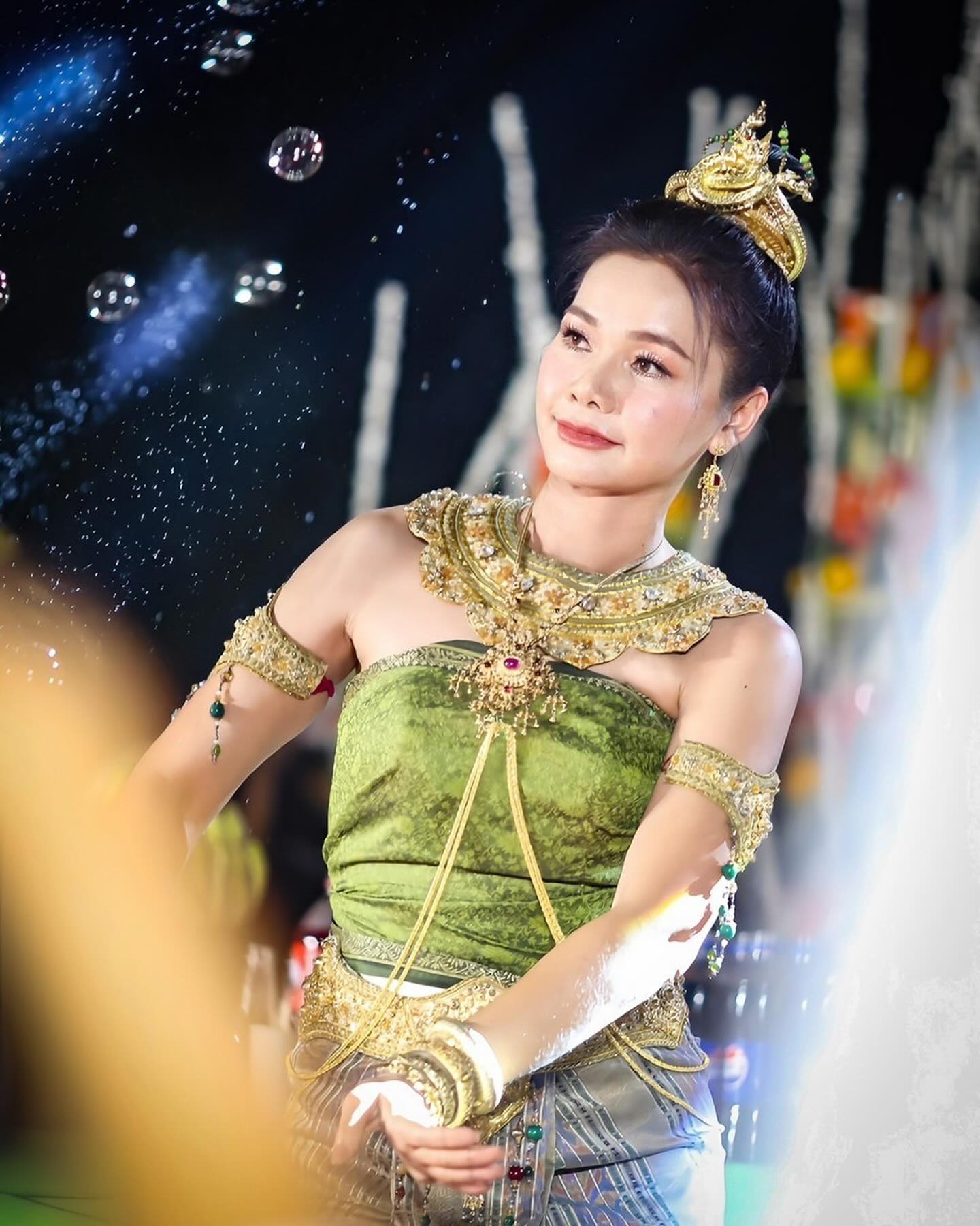 ต่าย - อรทัย ดาบคำ