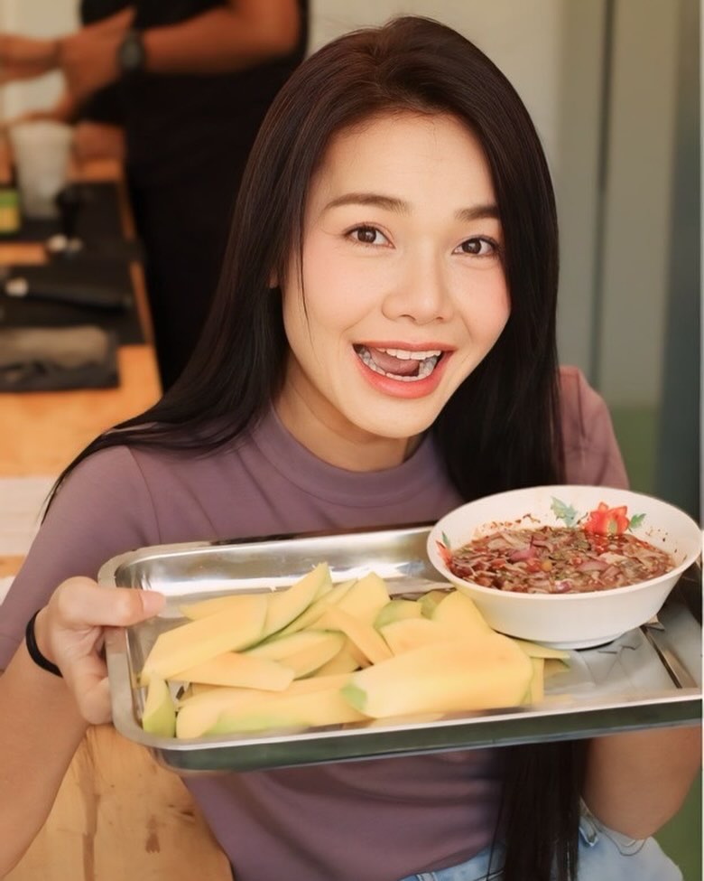 ต่าย - อรทัย ดาบคำ