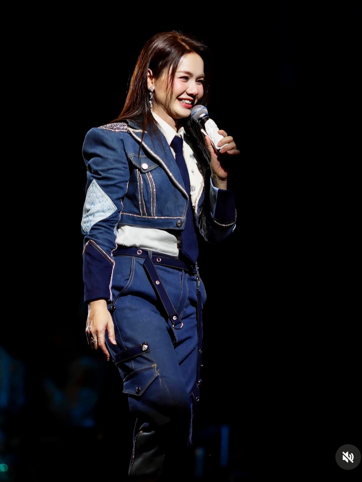 ต่าย - อรทัย ดาบคำ