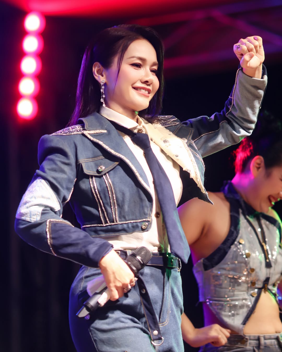 ต่าย - อรทัย ดาบคำ