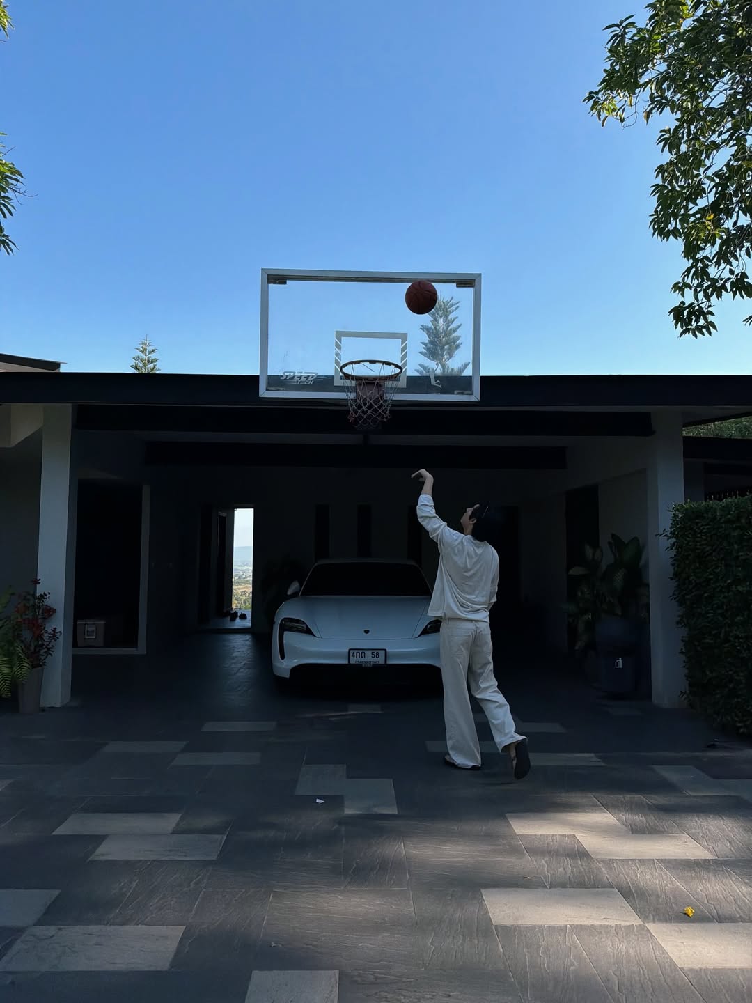 มอส - ภาณุวัฒน์ โสประดิษฐ