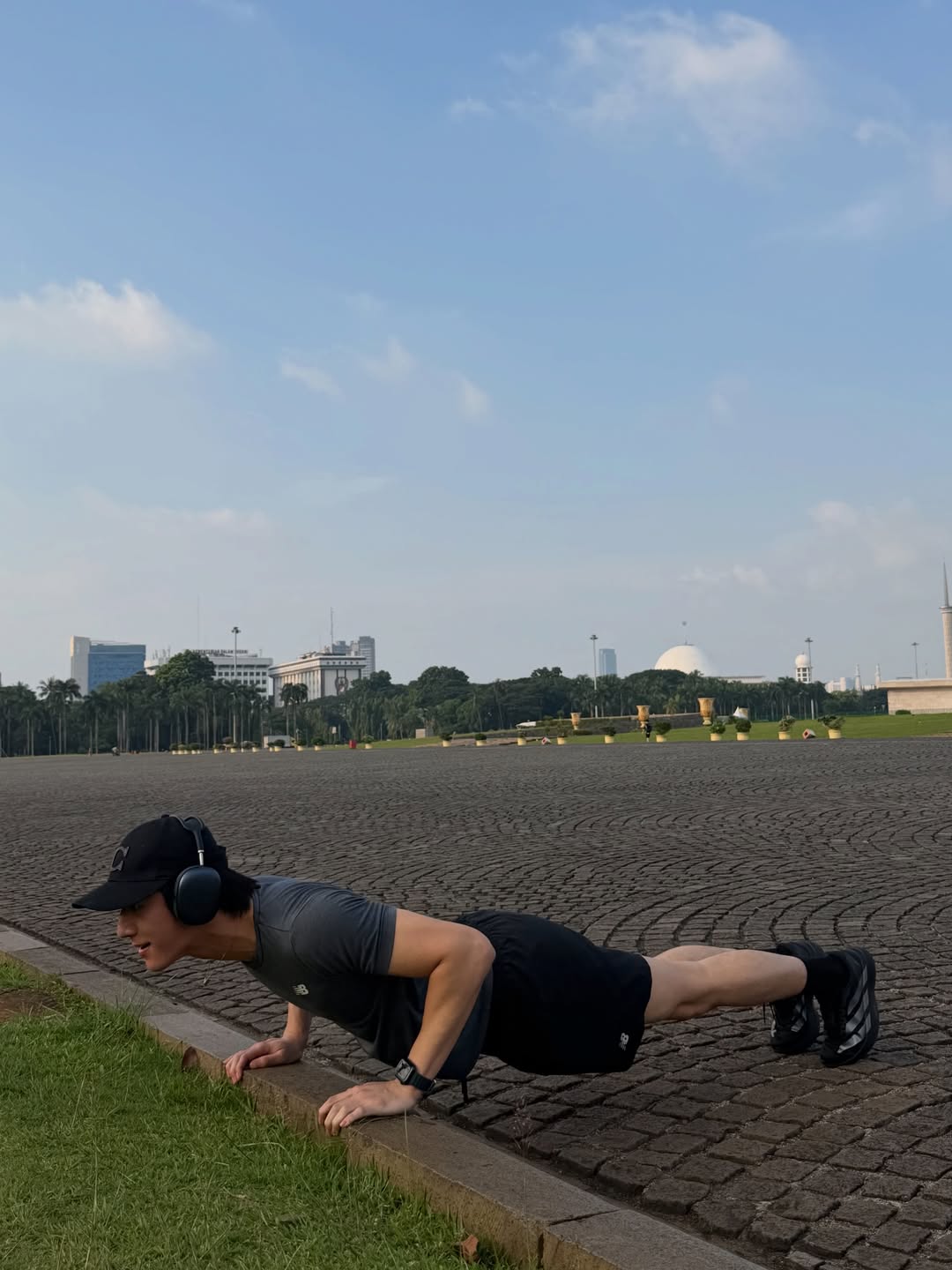 มอส - ภาณุวัฒน์ โสประดิษฐ