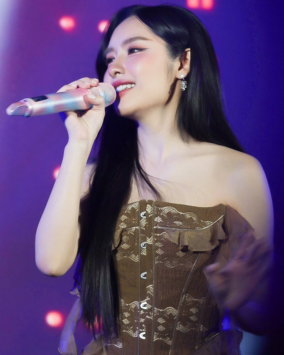 ลูกแก้ว - กมลลักษณ์ แสงทรัพย์สิน