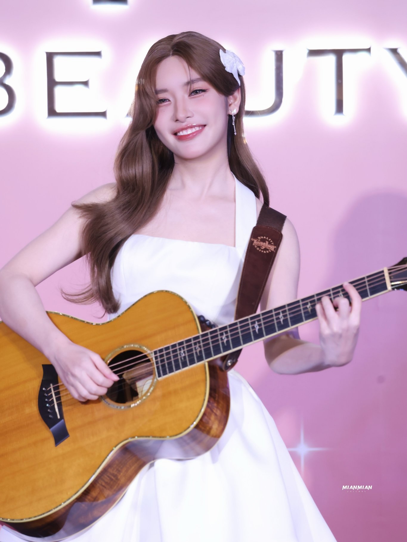 ลูกแก้ว - กมลลักษณ์ แสงทรัพย์สิน