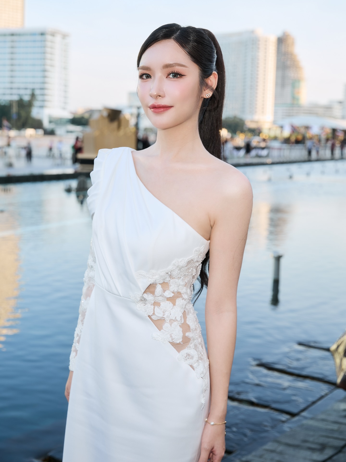 ลูกแก้ว - กมลลักษณ์ แสงทรัพย์สิน