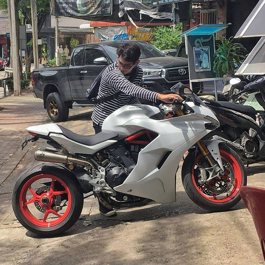 บิ๊ก - ศรุต วิจิตรานนท์