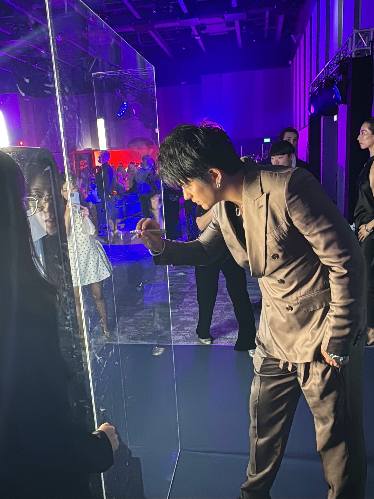 ลุค - อิชิคาว่า พลาวเด้น