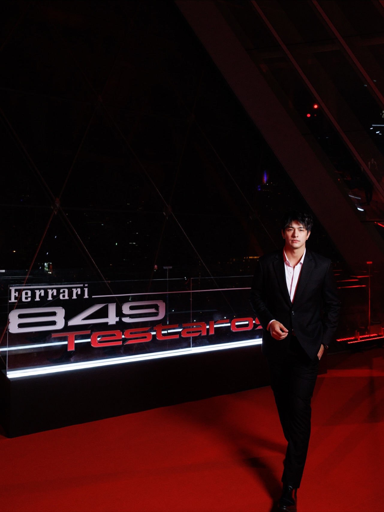 ลุค - อิชิคาว่า พลาวเด้น