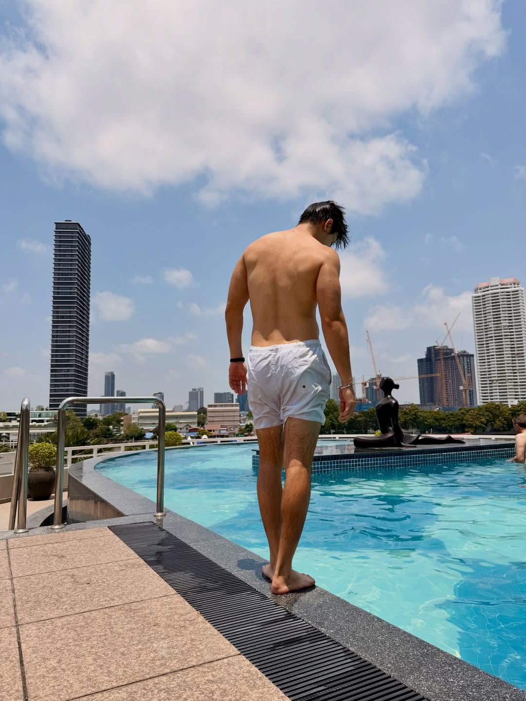 ลุค - อิชิคาว่า พลาวเด้น