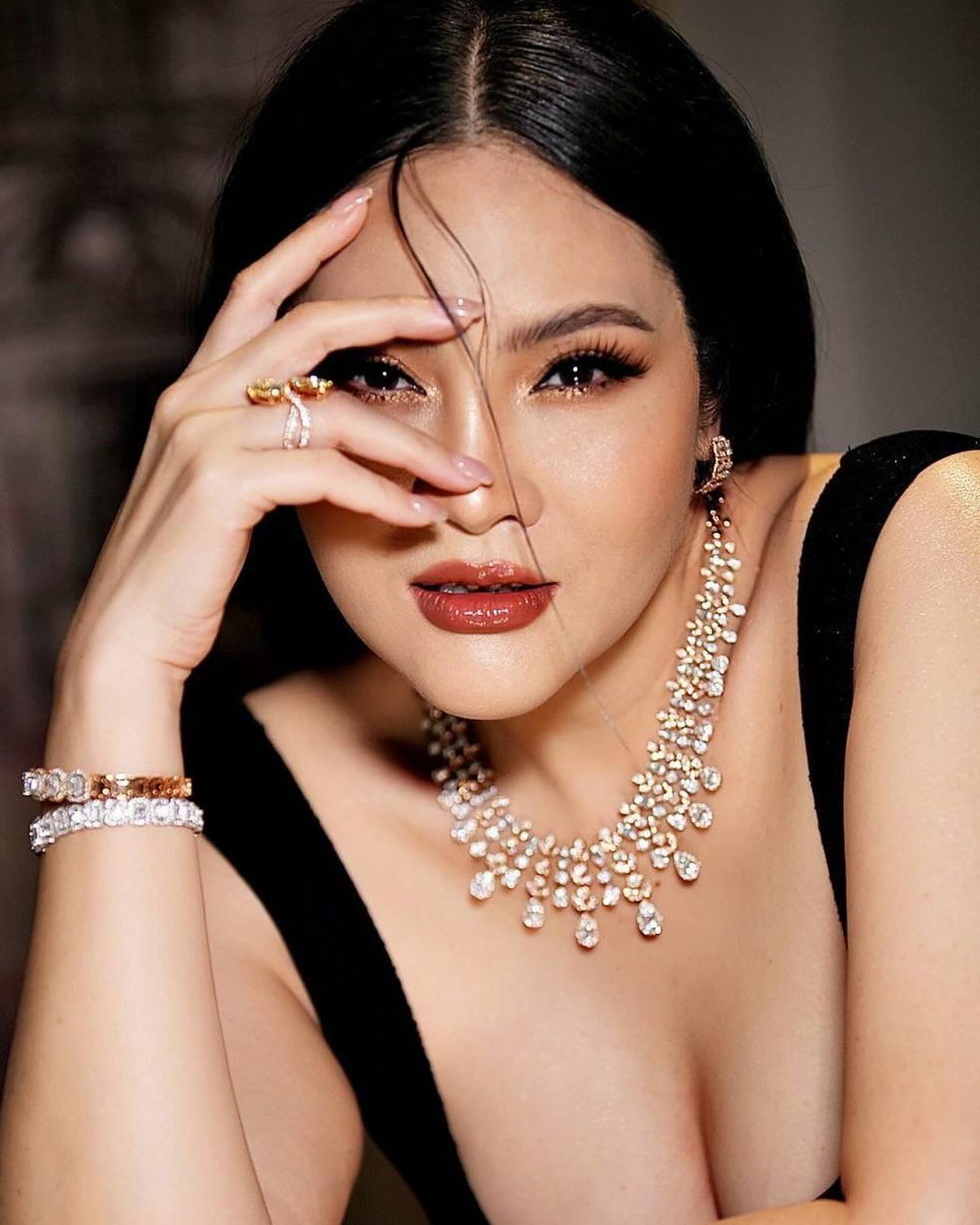 อร - อรอนงค์ ปัญญาวงศ์