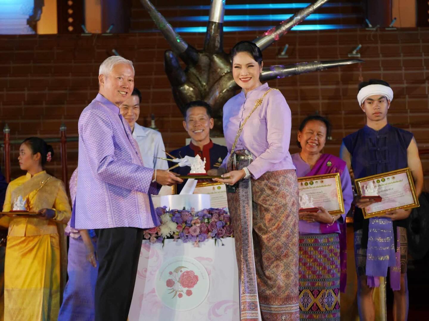 อร - อรอนงค์ ปัญญาวงศ์